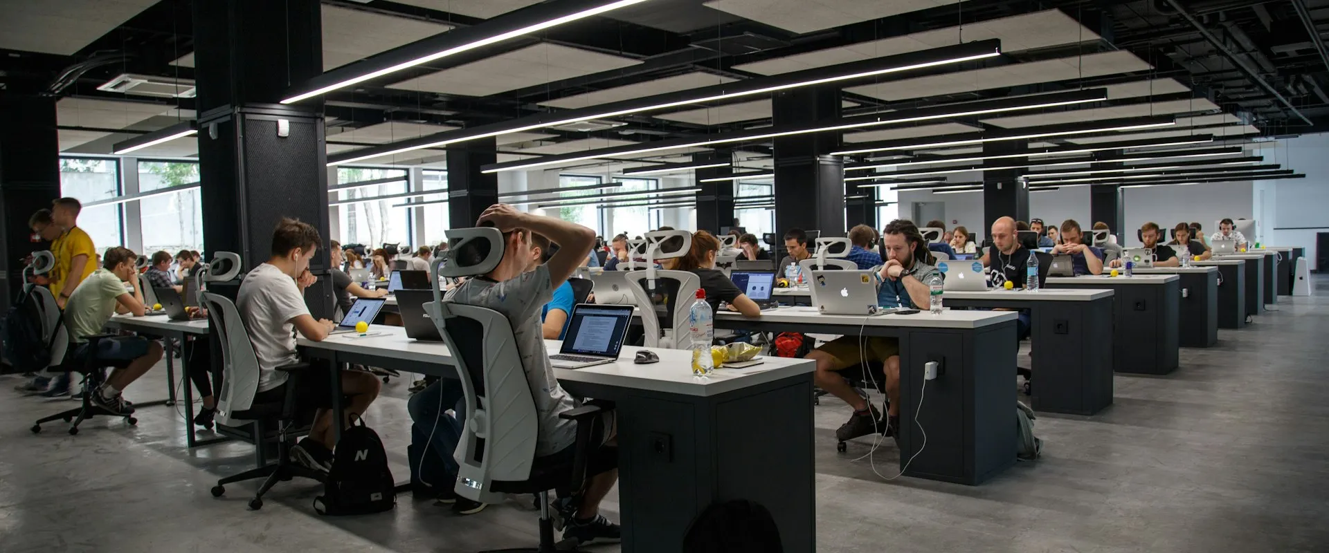 Best Locations for Coworking space in South Delhi : A Review