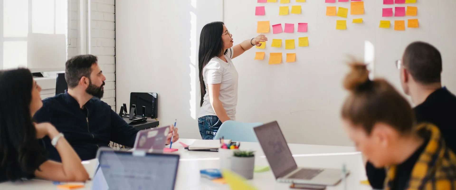 Creating the Perfect Ambiance in Your Meeting Conference Room