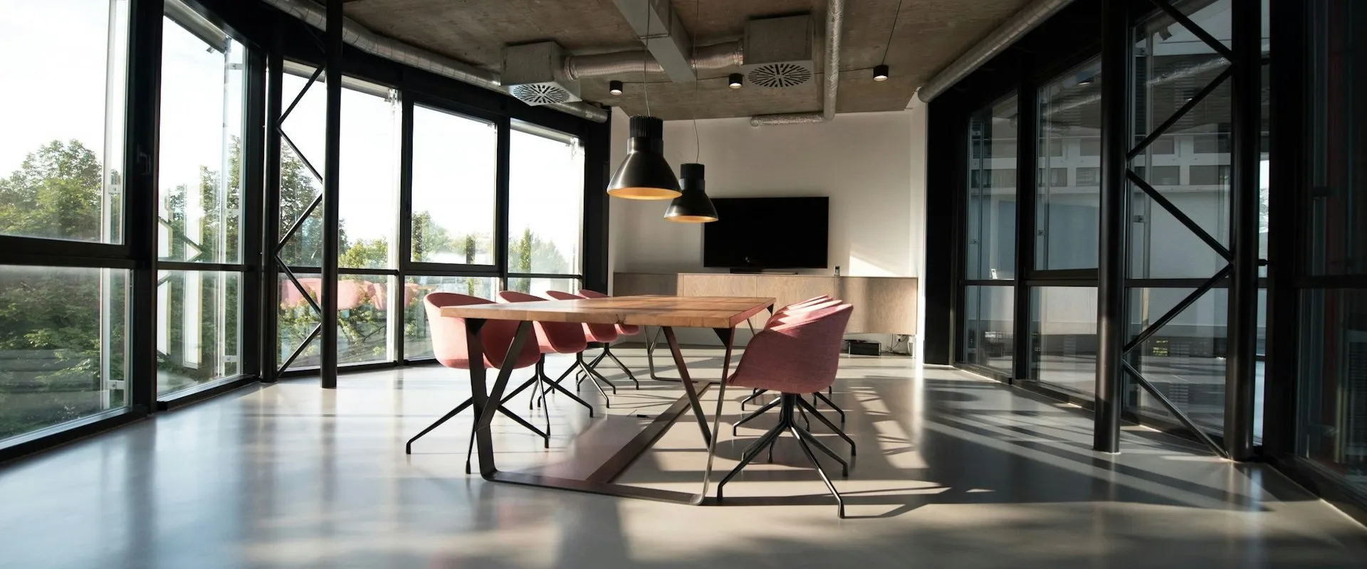 Why Leading Businesses Prefer Noida Office Space for Rent Over Delhi NCR?