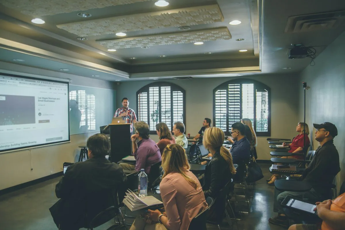 Why Coworking Spaces in Mohan Estate Are Perfect for Professionals?